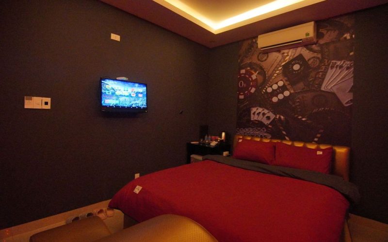 room 04